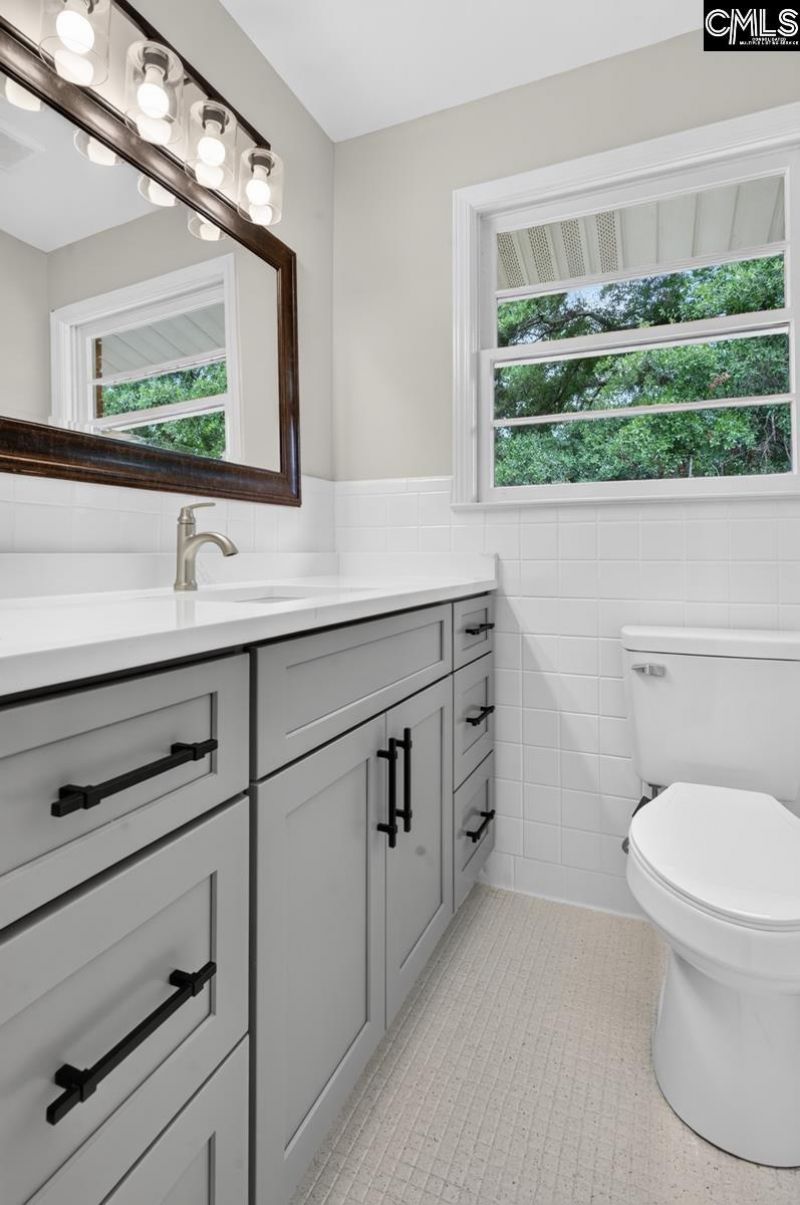 1400 Elizabeth Lane  Photo 10