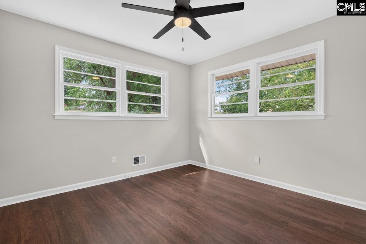 1400 Elizabeth Lane  Photo 11
