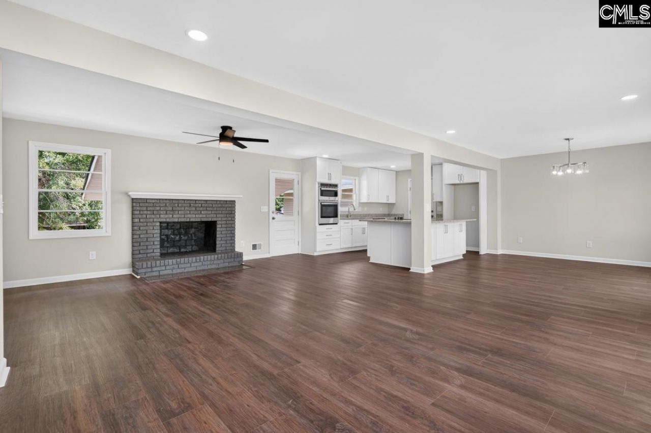 1400 Elizabeth Lane  Photo 4