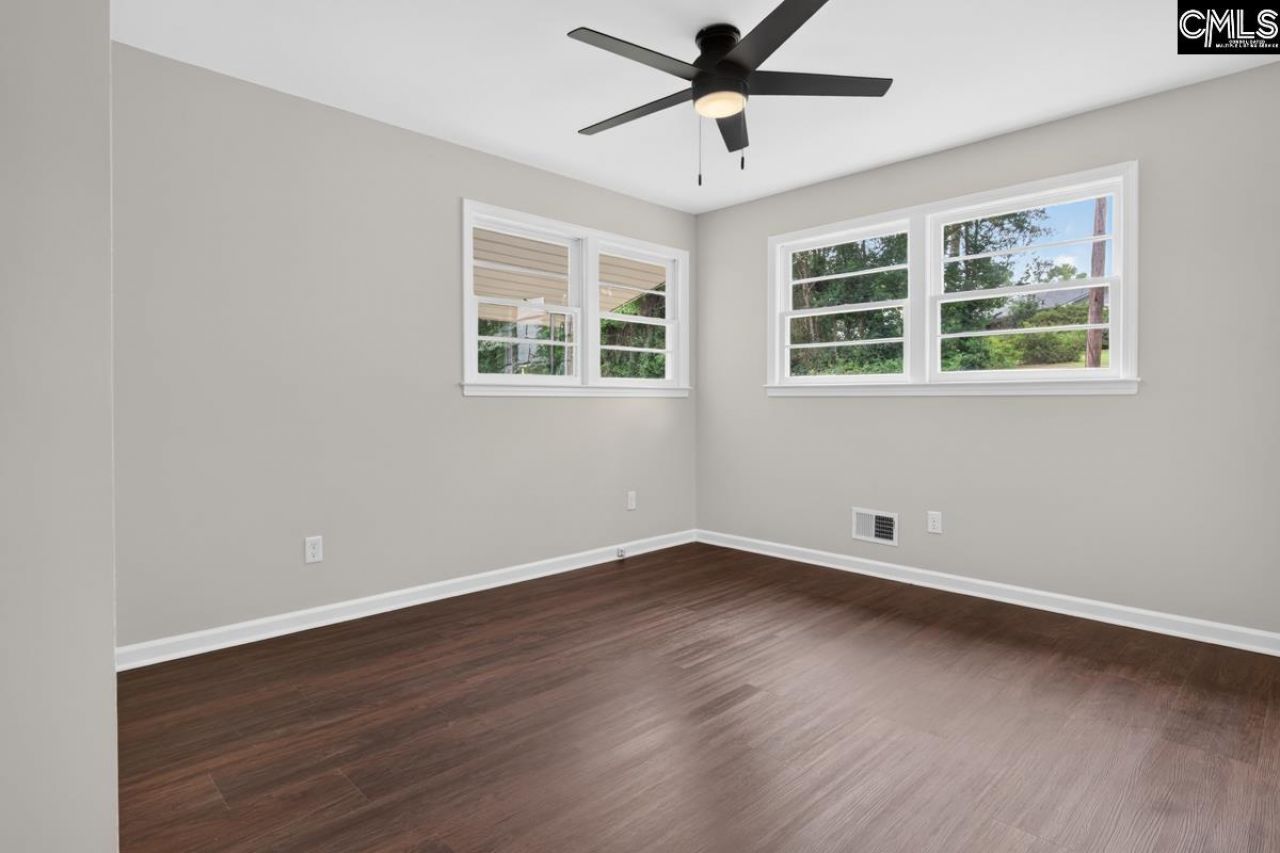 1400 Elizabeth Lane  Photo 7