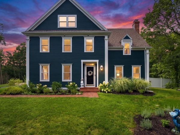 31 Quaker Village Ln, Sandwich, MA 02537