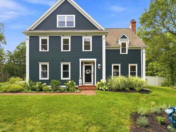 31 Quaker Village Ln, Sandwich, MA 02537