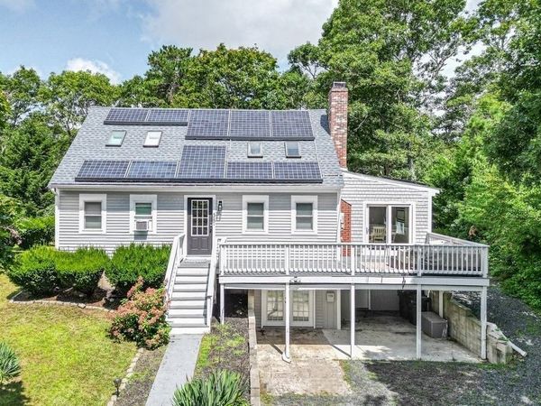 35 Pinecrest Ave, Mashpee, MA 02649