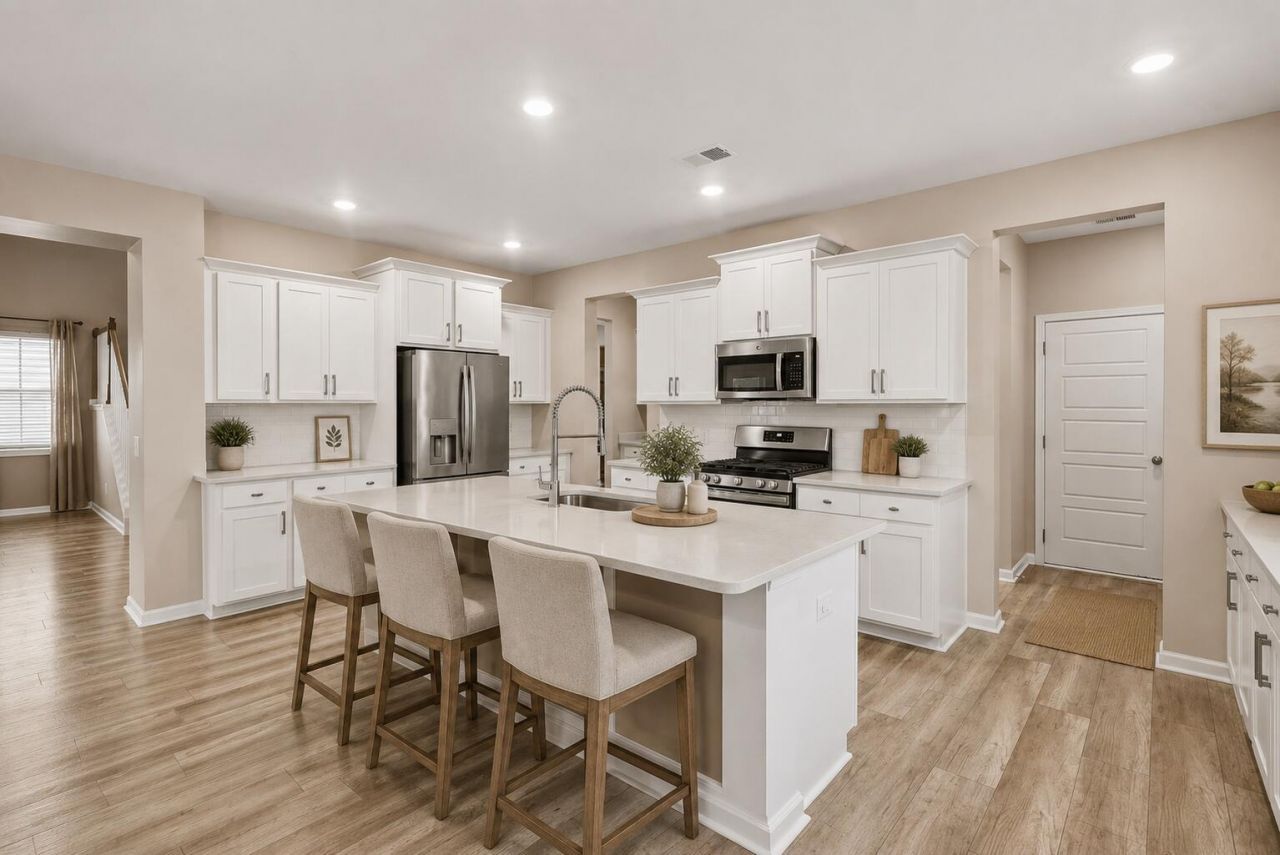 215 Squire Pope Road Photo 12