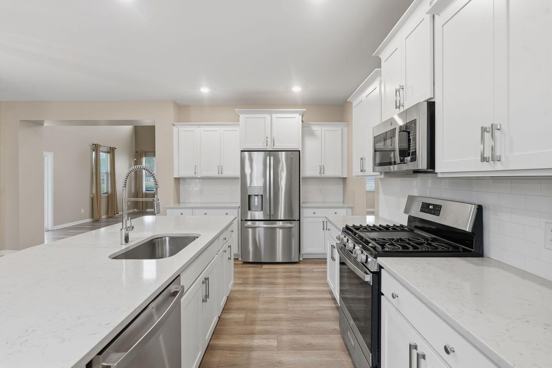 215 Squire Pope Road Photo 16