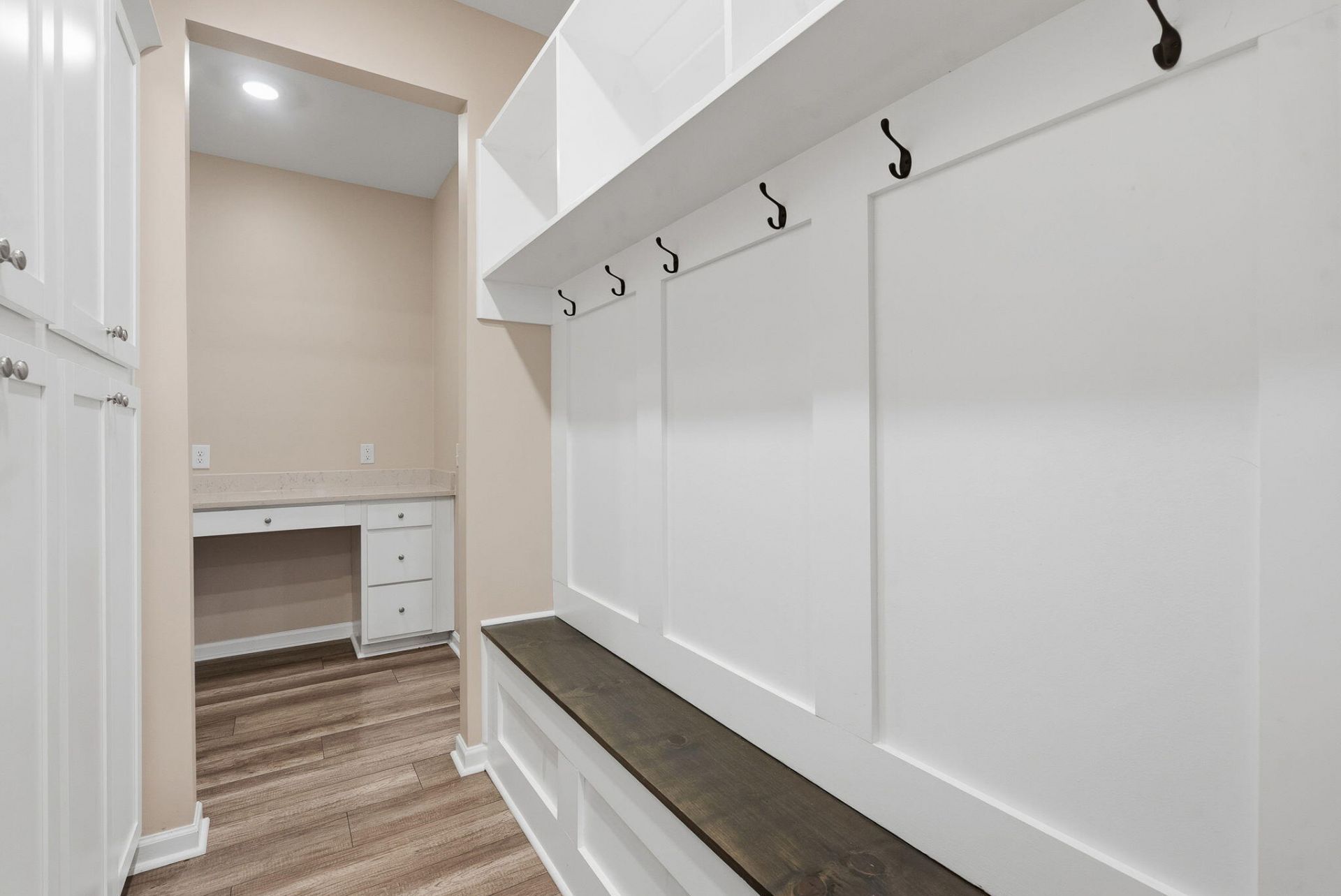215 Squire Pope Road Photo 22