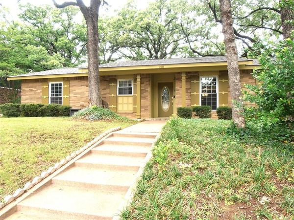 2911 Norwood Lane, Arlington, TX 76013
