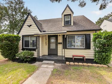 15153 Cavour Street , Livonia, Mi 48154