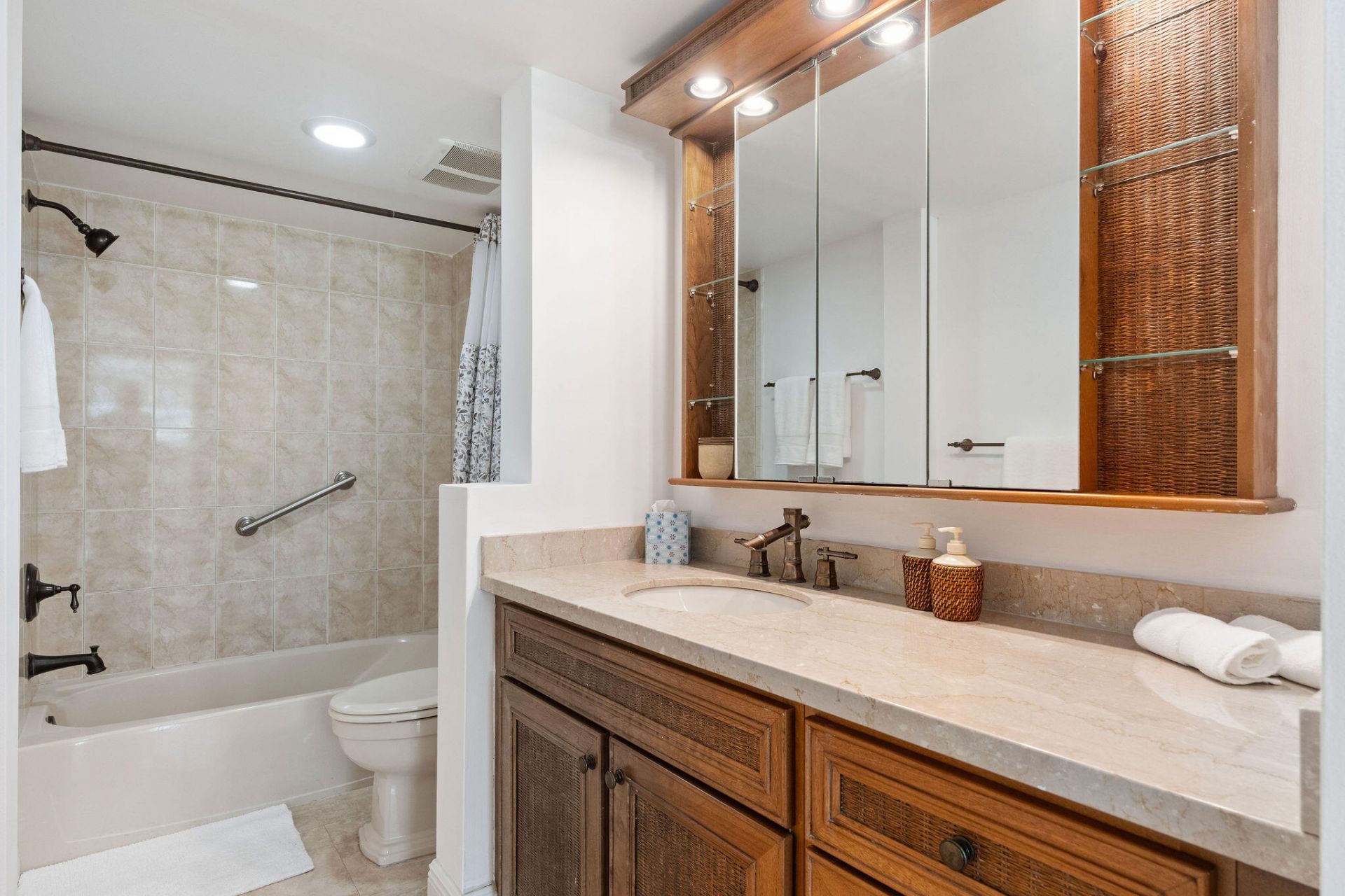 104500 Overseas Highway, Unit APT B102, Key Largo, FL 33037 Photo