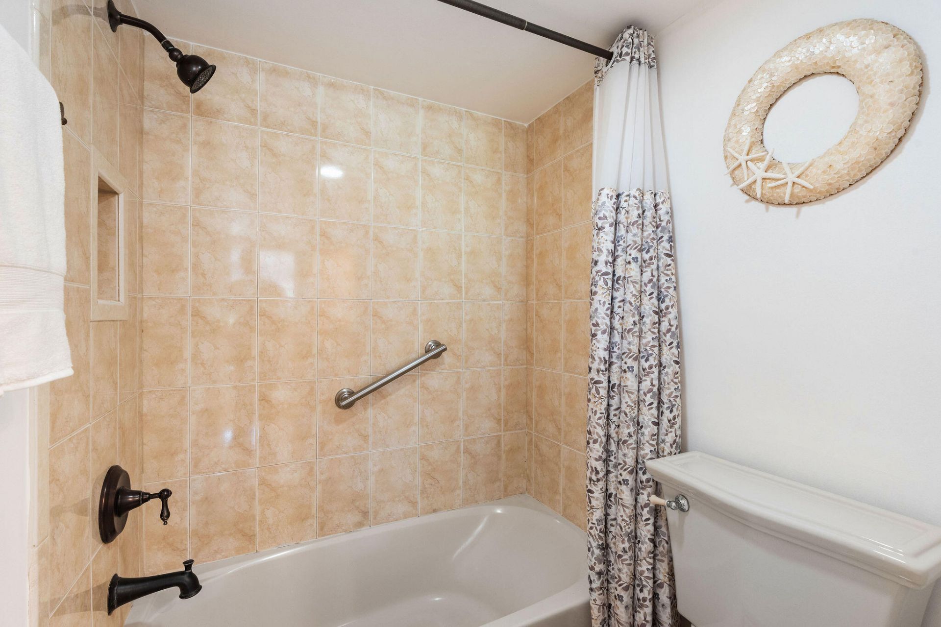 104500 Overseas Highway, Unit APT B102, Key Largo, FL 33037 Photo