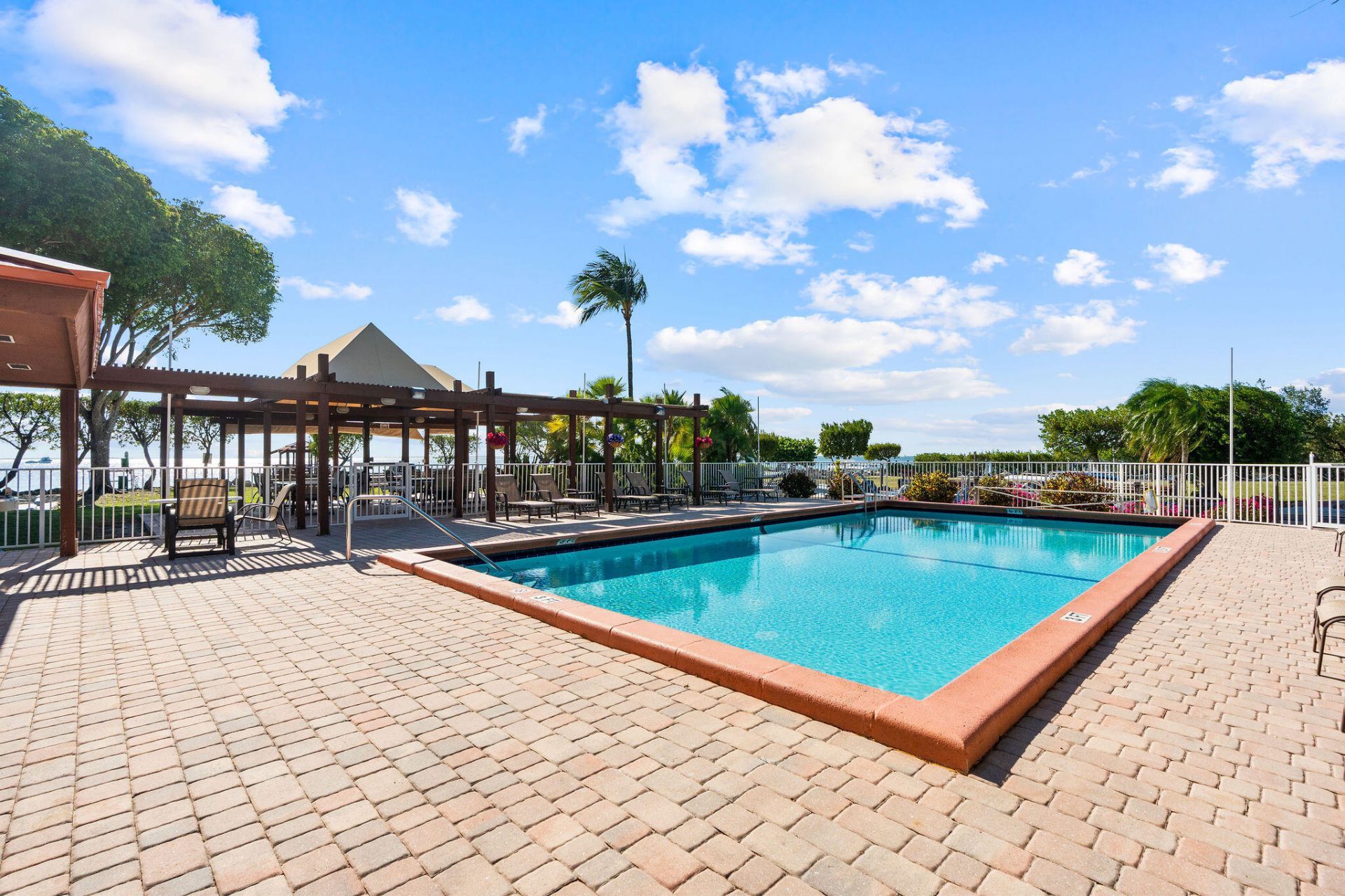 104500 Overseas Highway, Unit APT B102, Key Largo, FL 33037 Photo