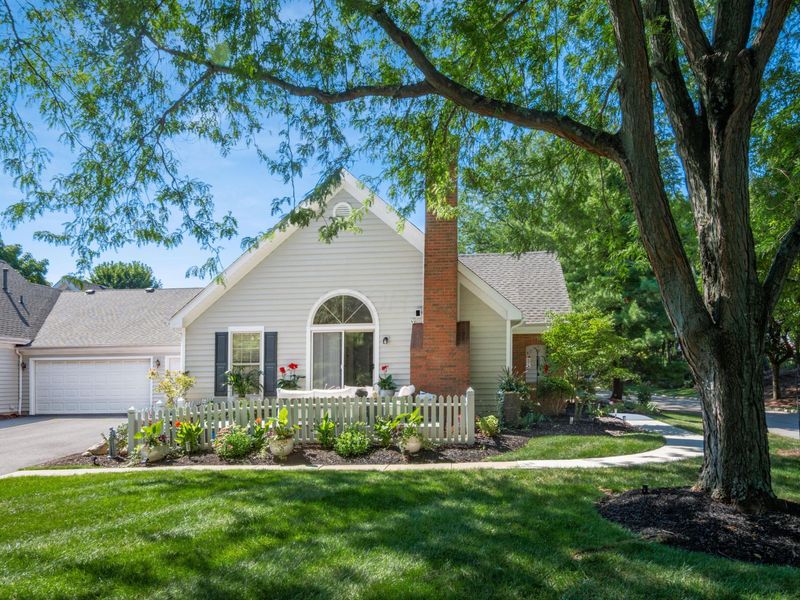 3678 Lakestone Circle, Hilliard, OH 43026 Photo 2