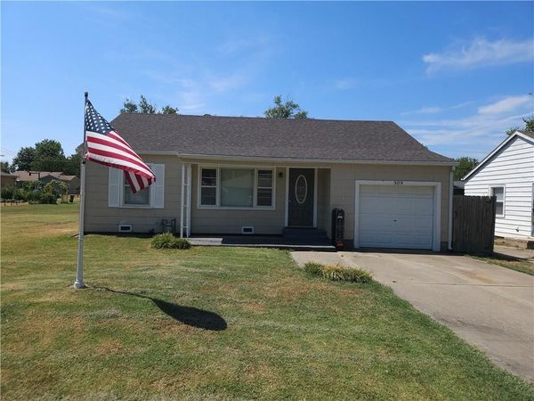 309 S Rutter Avenue, Chanute, KS 66720