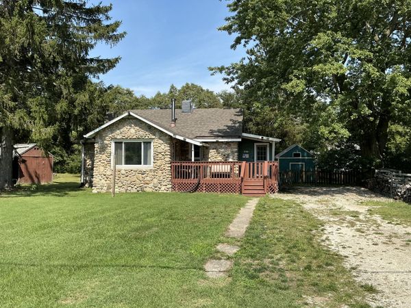 82248 45th Avenue, Coloma, MI 49038