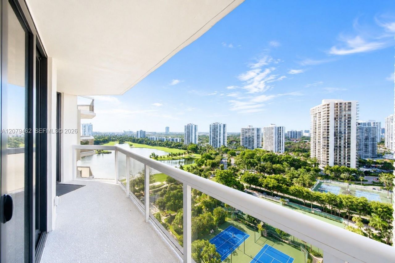 20185 E Country Club Dr , Unit 1801, Aventura, FL 33180 Photo