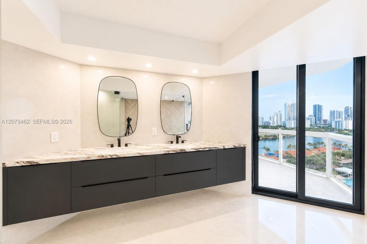 20185 E Country Club Dr , Unit 1801, Aventura, FL 33180 Photo