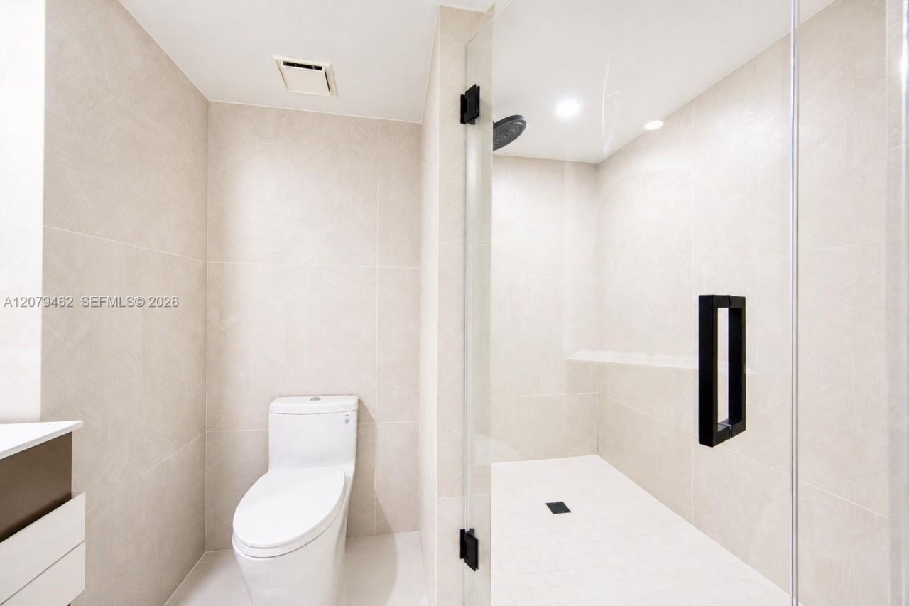 20185 E Country Club Dr , Unit 1801, Aventura, FL 33180 Photo