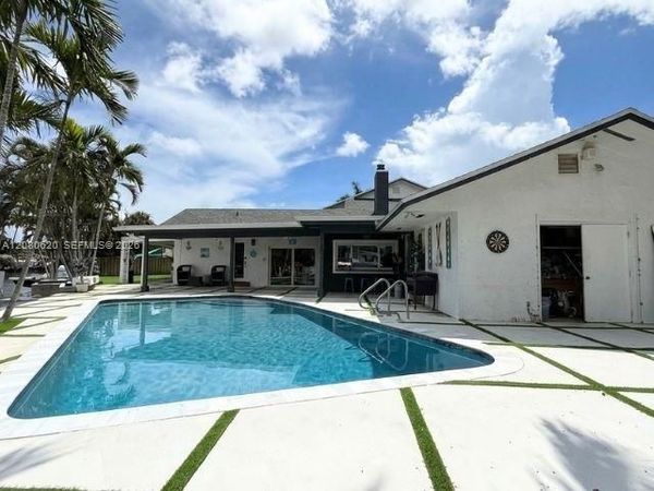 1436 NW 8th St , Dania Beach, FL 33004