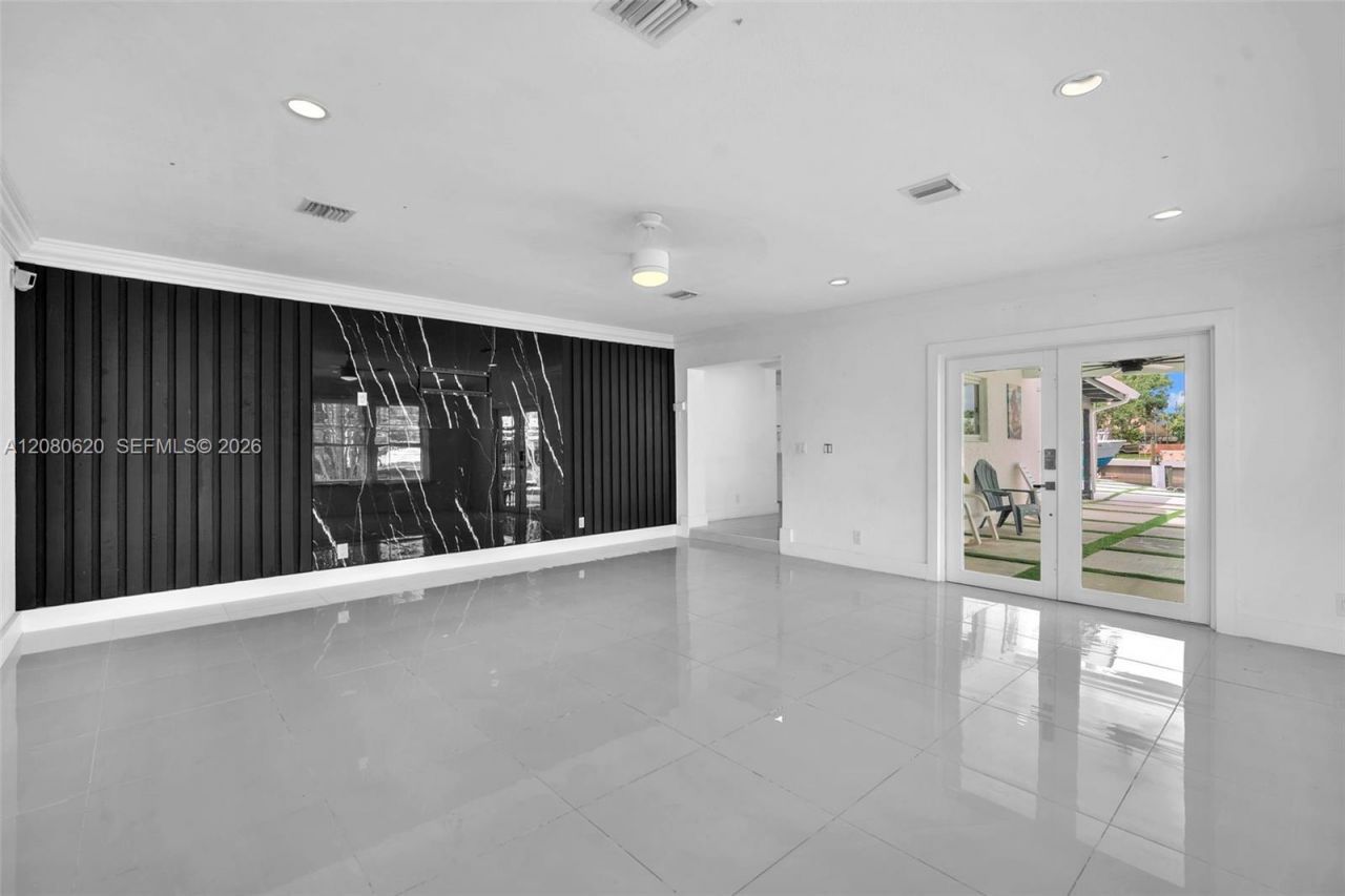 1436 NW 8th St , Dania Beach, FL 33004 Photo