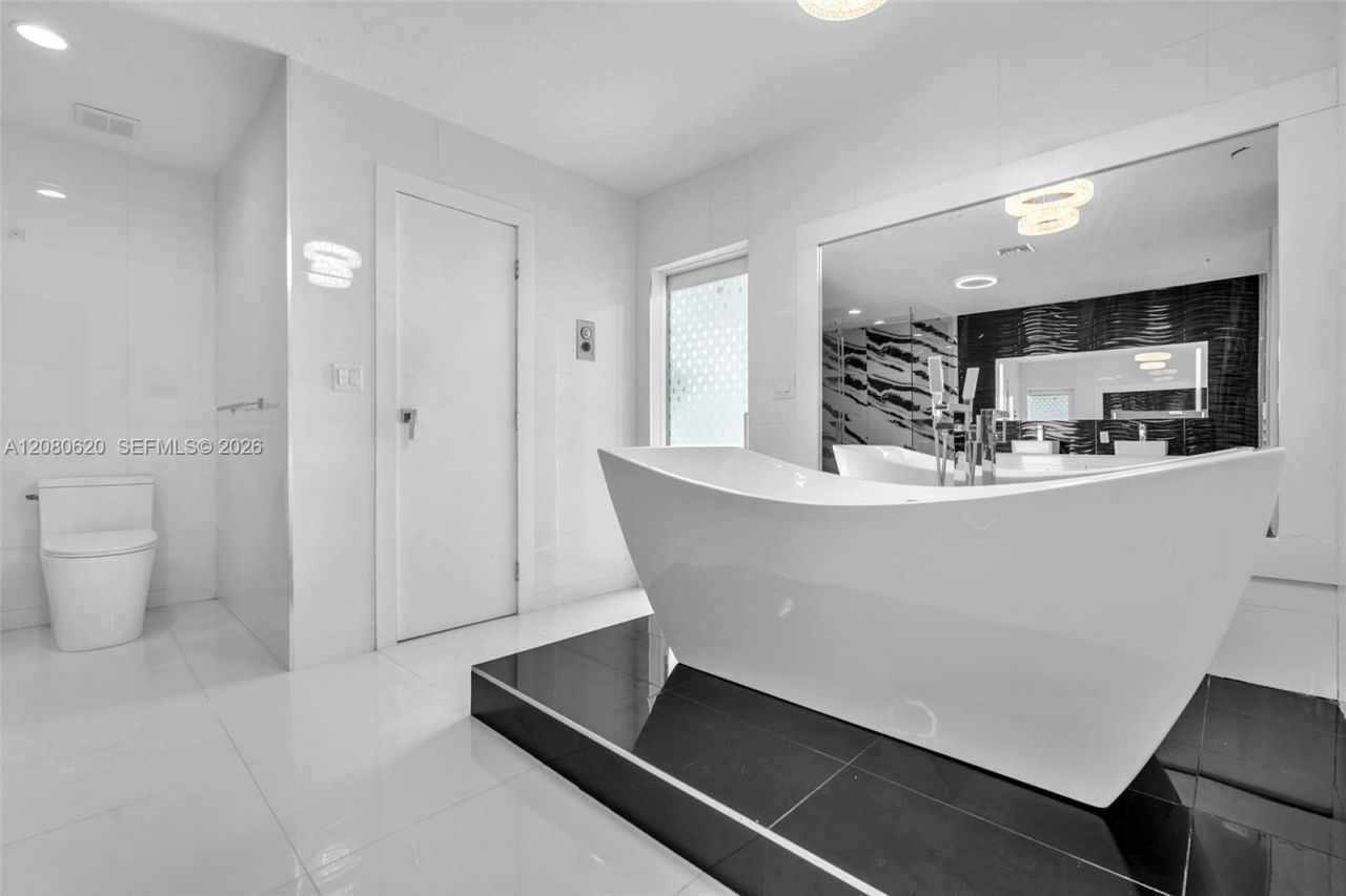 1436 NW 8th St , Dania Beach, FL 33004 Photo