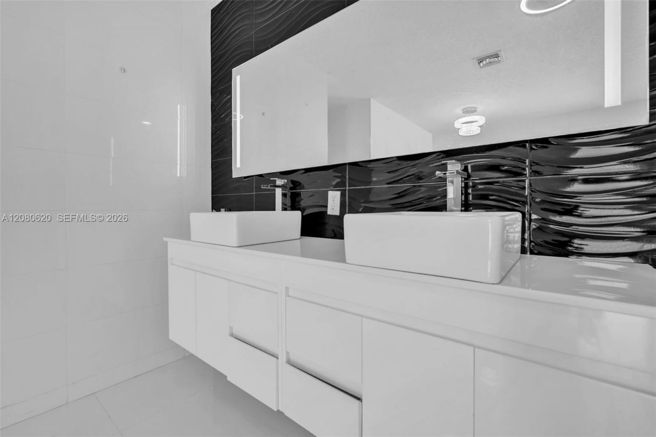 1436 NW 8th St , Dania Beach, FL 33004 Photo