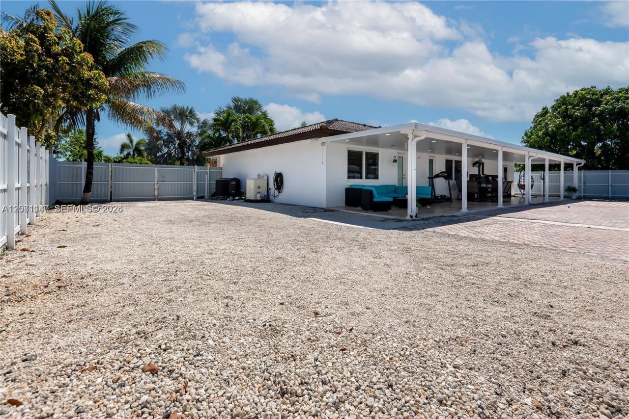 12485 SW 220th St, Miami, FL 33170 Photo
