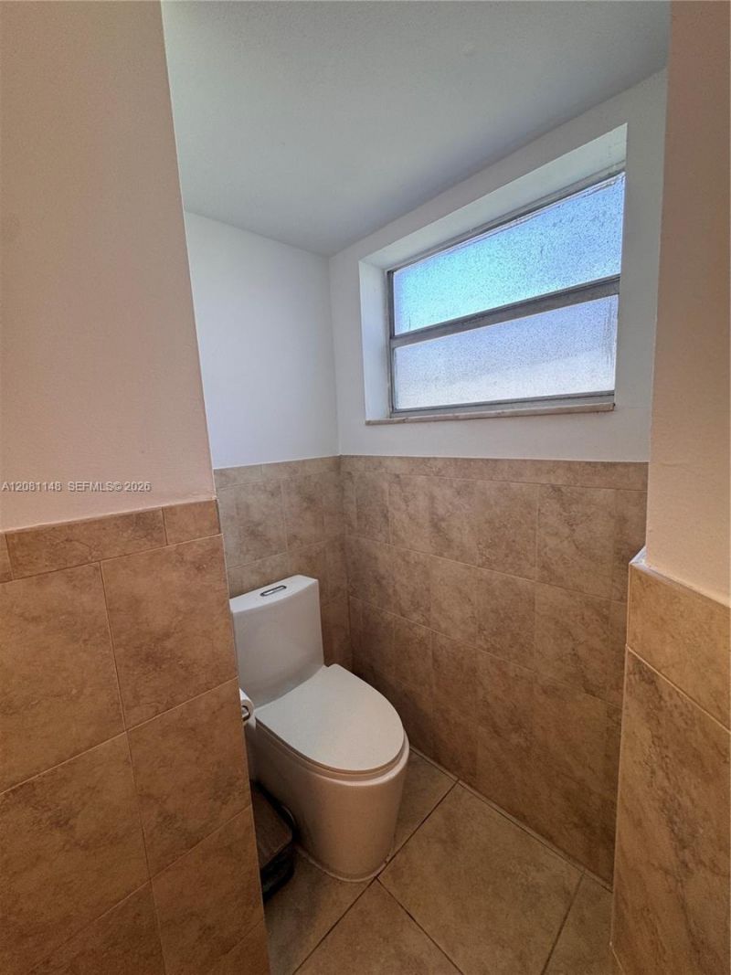 1670 NE 191st St, Unit 100-3, Miami, FL 33179 Photo