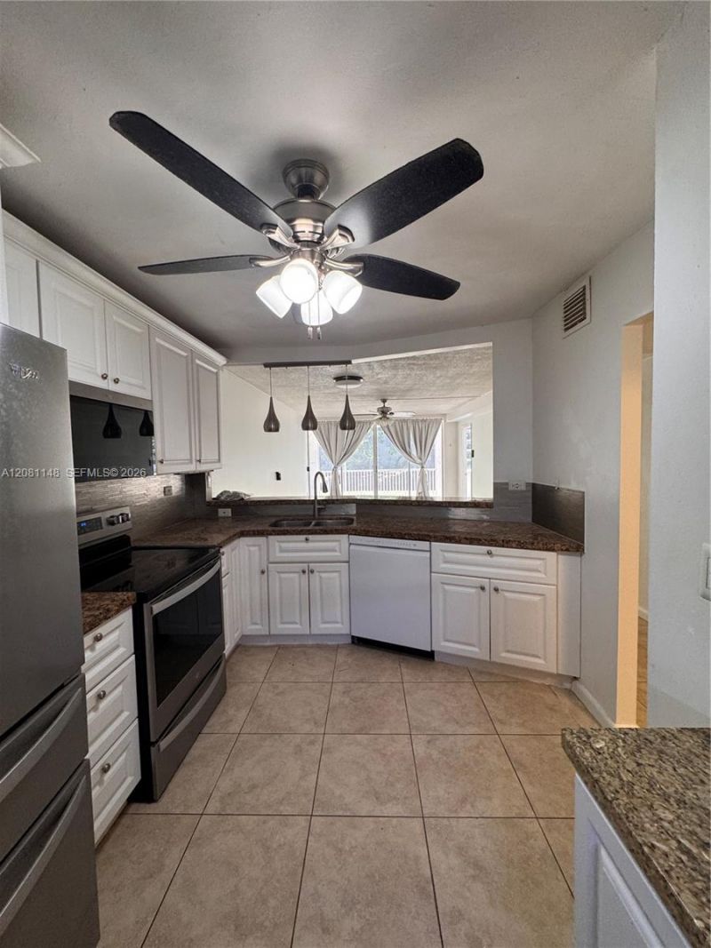 1670 NE 191st St, Unit 100-3, Miami, FL 33179 Photo