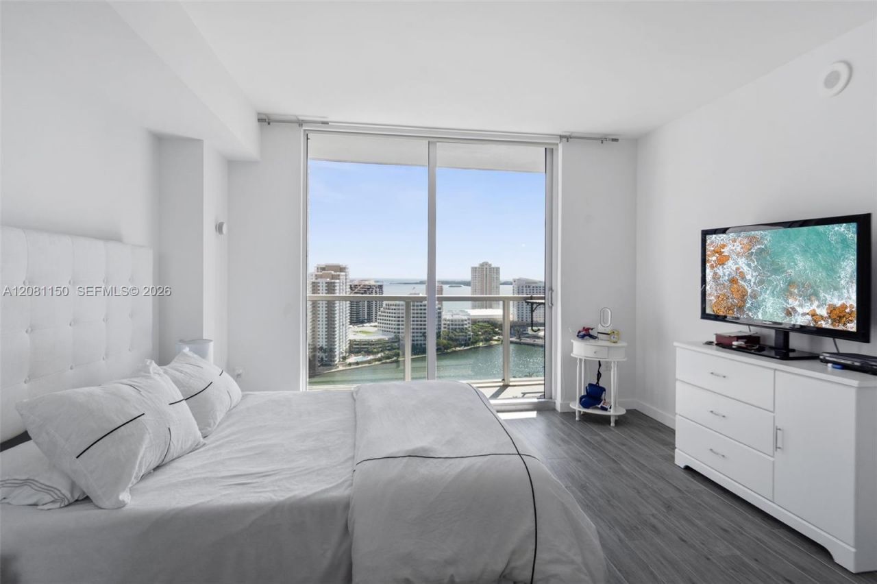 500 Brickell Ave , Unit 3000, Miami, FL 33131 Photo