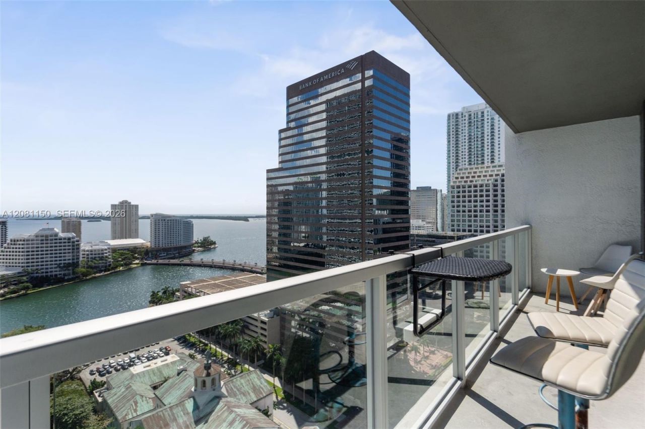 500 Brickell Ave , Unit 3000, Miami, FL 33131 Photo