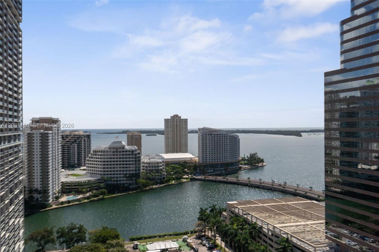 500 Brickell Ave , Unit 3000, Miami, FL 33131 Photo