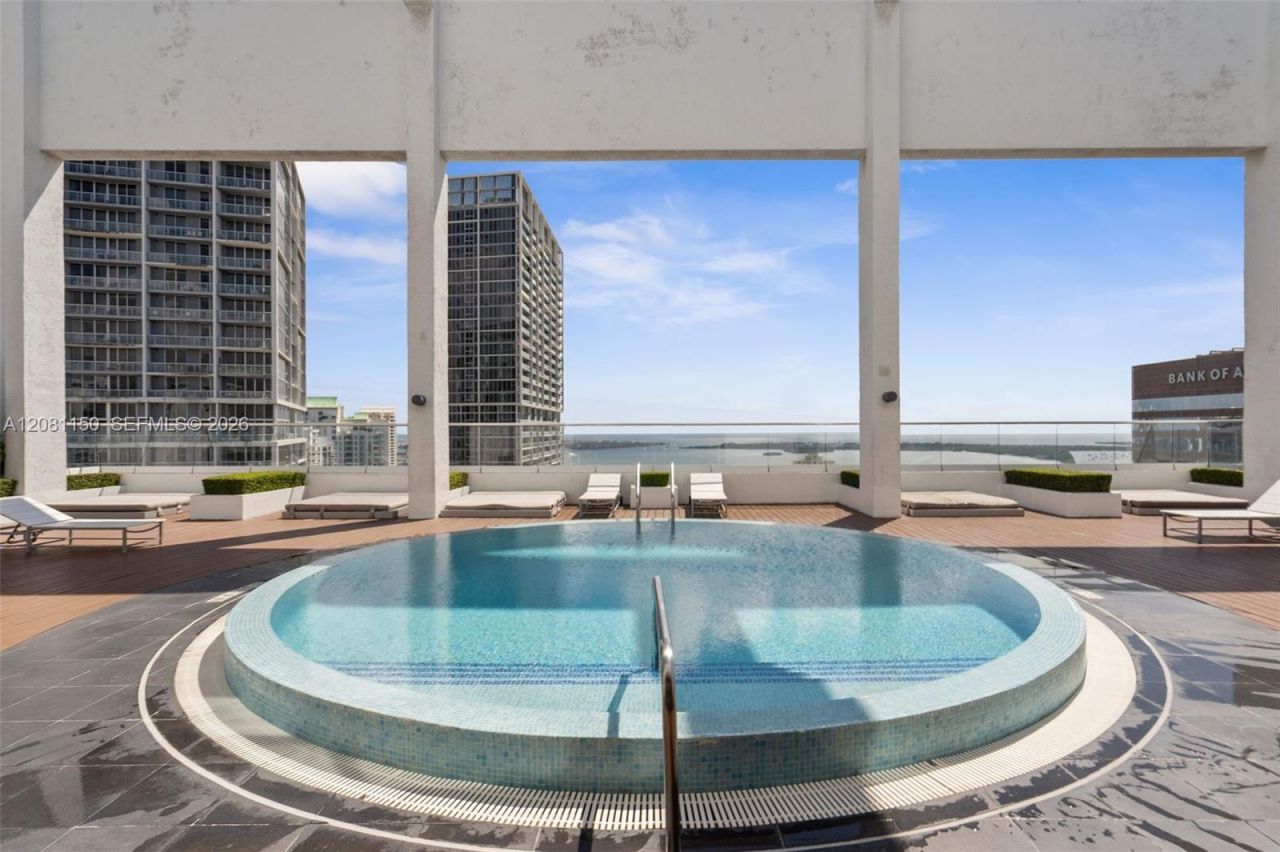 500 Brickell Ave , Unit 3000, Miami, FL 33131 Photo