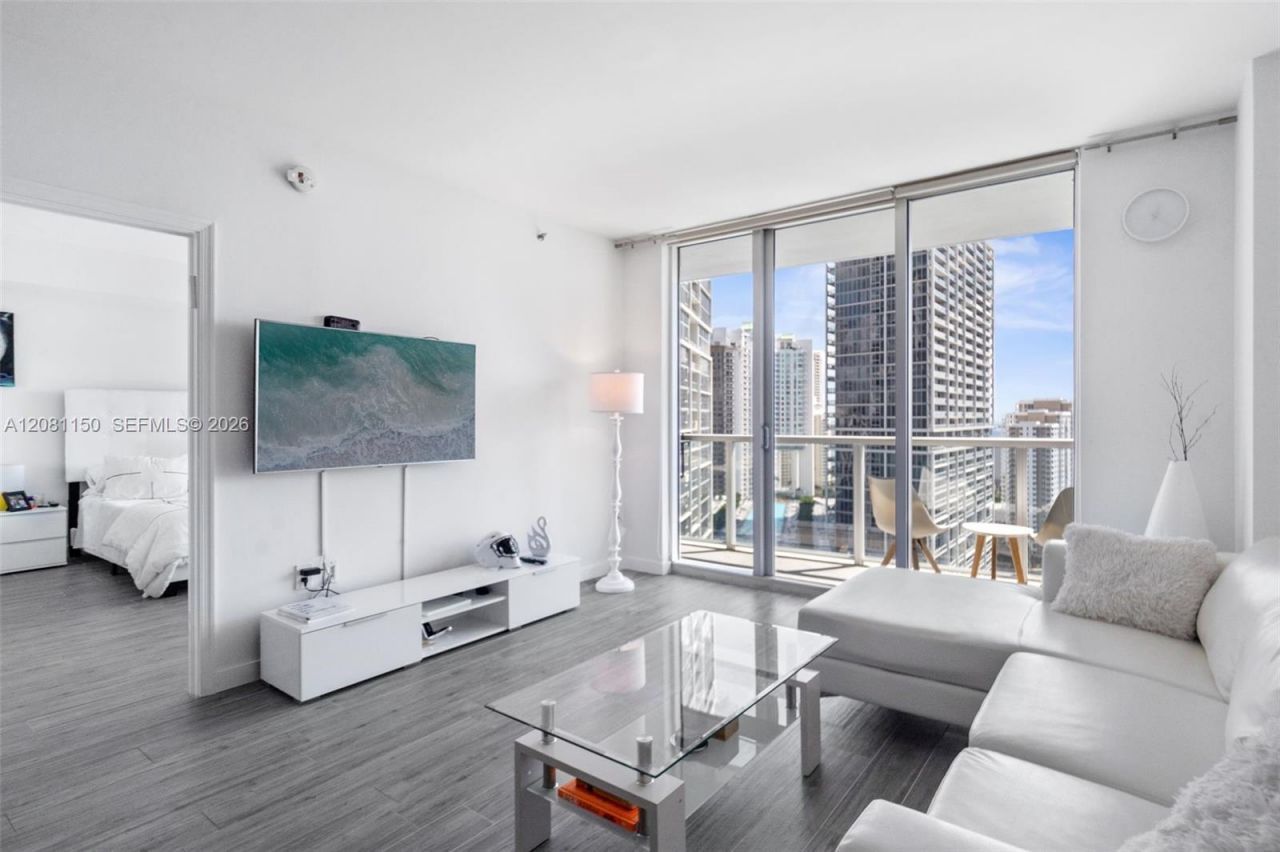 500 Brickell Ave , Unit 3000, Miami, FL 33131 Photo