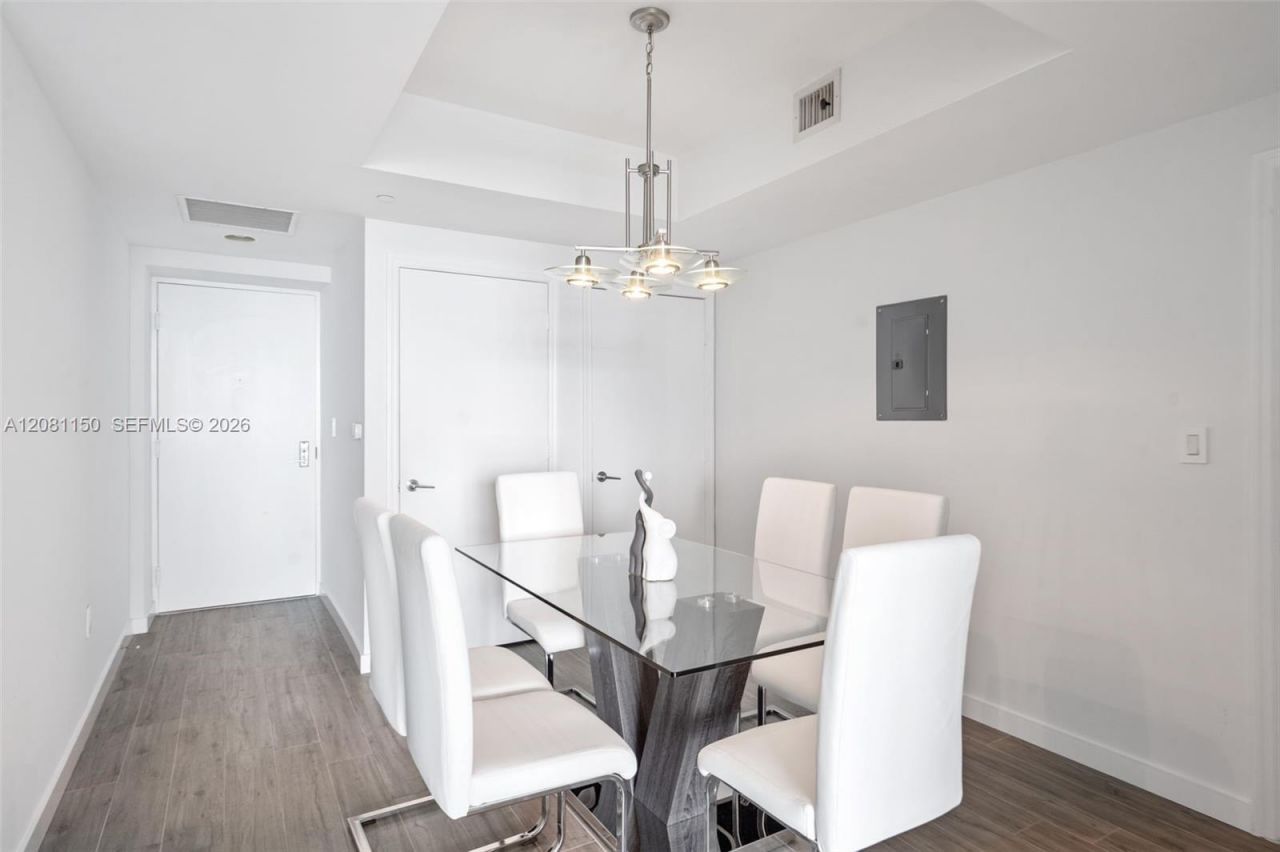 500 Brickell Ave , Unit 3000, Miami, FL 33131 Photo