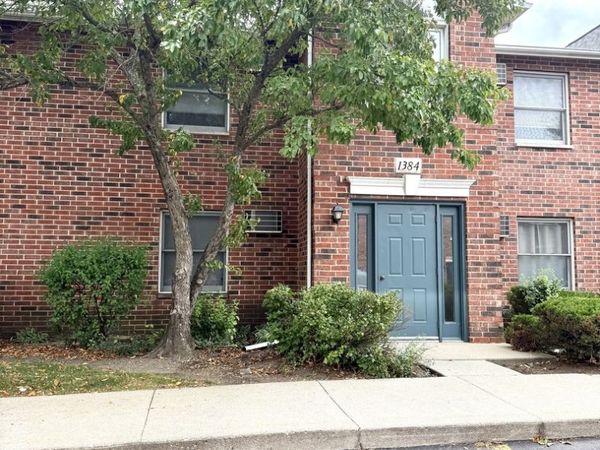 1384 Cunat Court , Unit 2C, Lake In The Hills, IL 60156