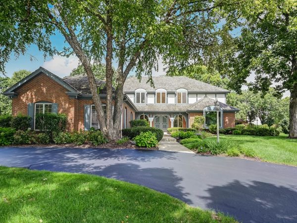 5 Regent Court , Burr Ridge, IL 60527