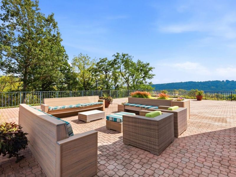 3435 Golden Avenue, Unit 701, Cincinnati, OH 45226 Photo 32