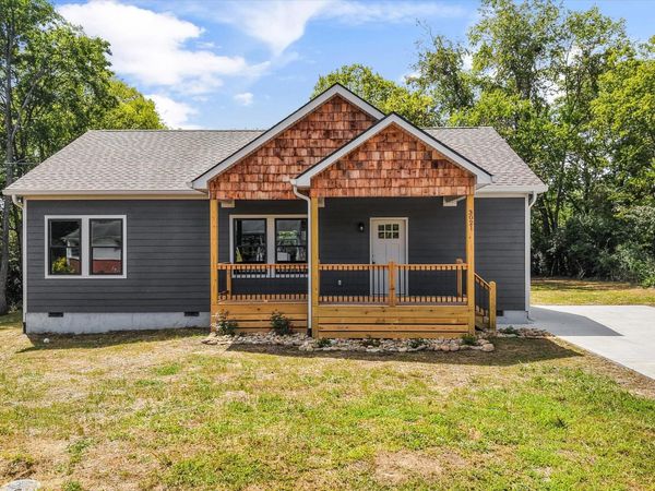 3021 Shelbourne Rd, Knoxville, TN 37917