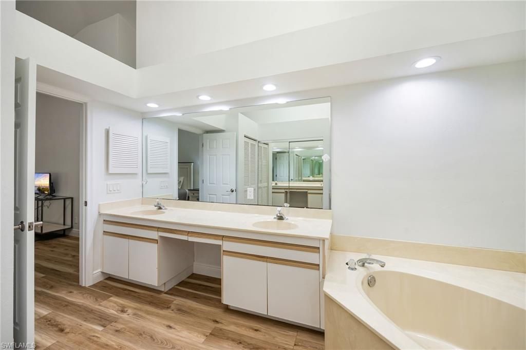 792 Eagle Creek Dr, Unit 203, Naples, FL 34113 Photo