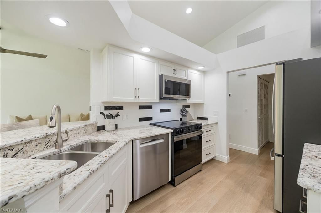 792 Eagle Creek Dr, Unit 203, Naples, FL 34113 Photo