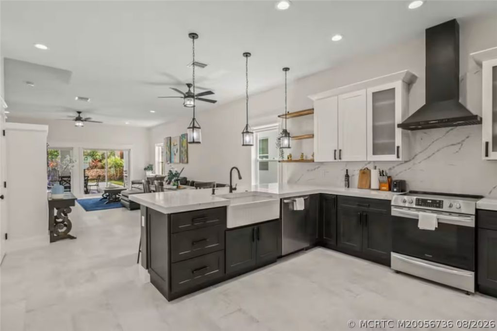 1920, 1930,1940,1950,1960 NE Dixie Highway , Jensen Beach, FL 34957 Photo