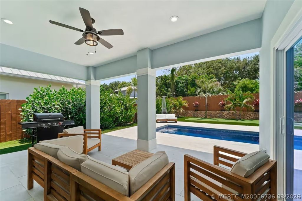 1920, 1930,1940,1950,1960 NE Dixie Highway , Jensen Beach, FL 34957 Photo