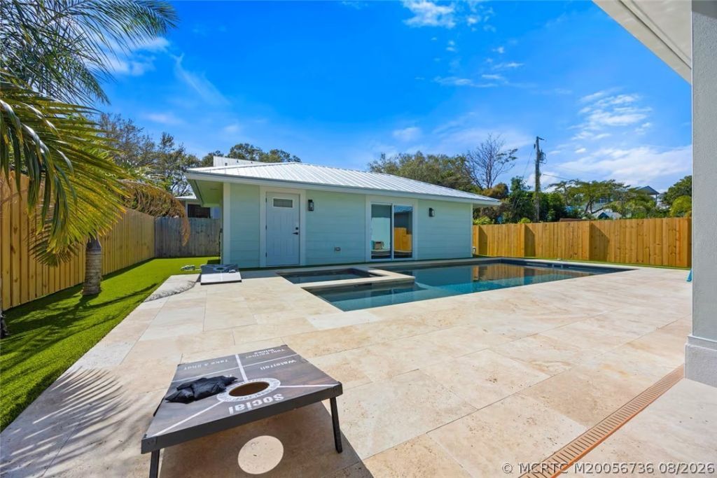 1920, 1930,1940,1950,1960 NE Dixie Highway , Jensen Beach, FL 34957 Photo