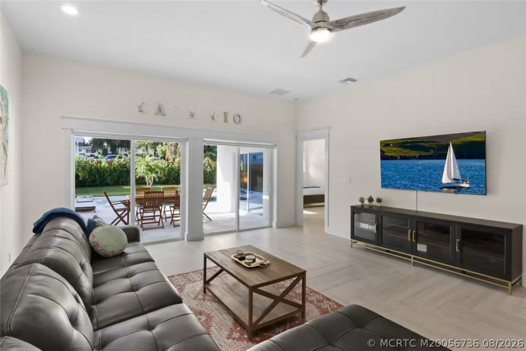 1920, 1930,1940,1950,1960 NE Dixie Highway , Jensen Beach, FL 34957 Photo
