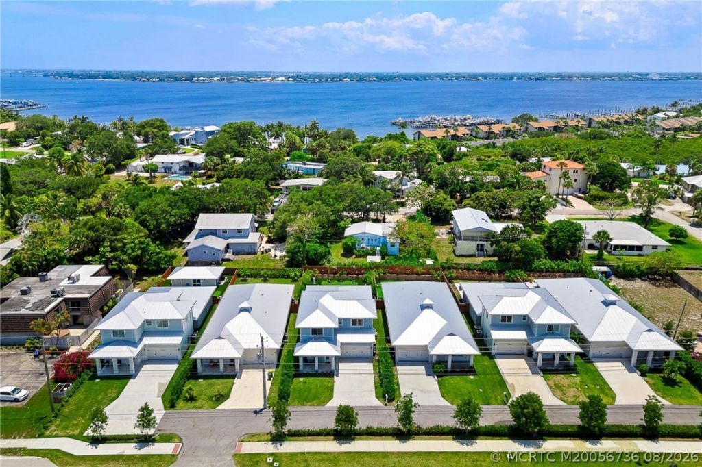 1920, 1930,1940,1950,1960 NE Dixie Highway , Jensen Beach, FL 34957 Photo