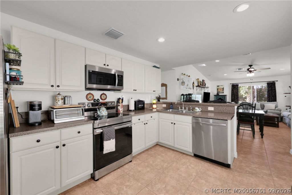 4526 SE Graham Drive , Stuart, FL 34997 Photo