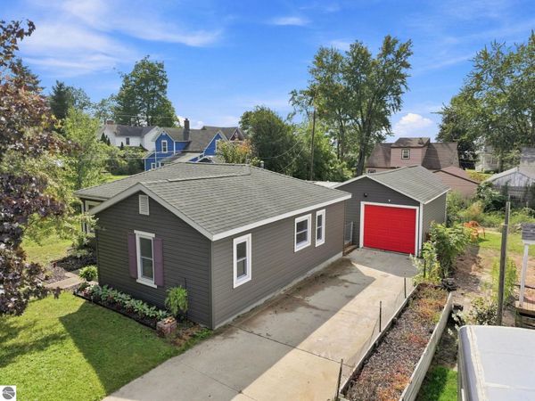 304 Pine Street S, Lake City, MI 49651