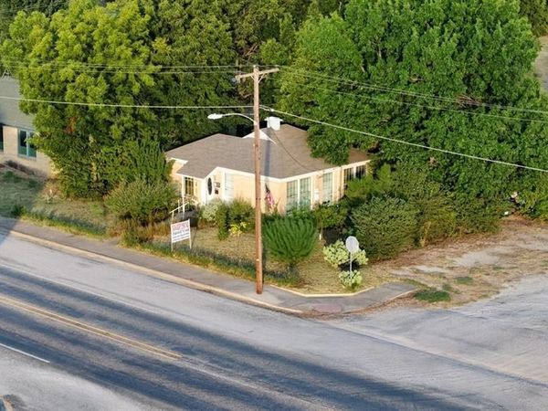 215 N Austin Street , Ranger, TX 76470