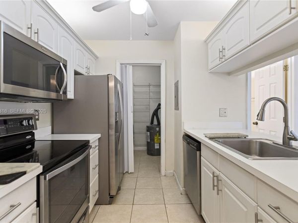2734 N Nob Hill Rd , Sunrise, FL 33322