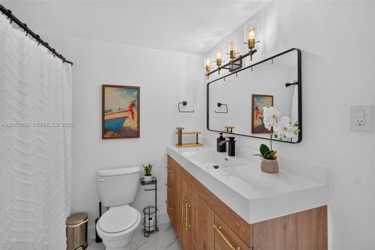 1000 West Ave, Unit 509, Miami Beach, FL 33139 Photo